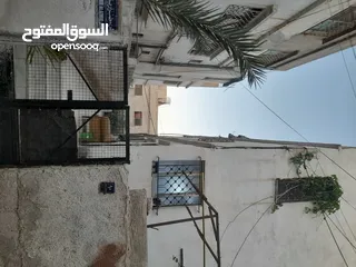  1 بيت للبيع في الزرقاء الجديده نزلت السيران مقابل أهل العز . فقد ب 39 ألف .