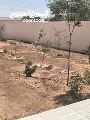  24 منزل شبه فيلا مساحته 150م طابق واحد مستقل حديث البناء قرب فلل الاندلسية طريق مادبا للايجارمن المالك