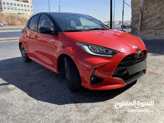  3 تويوتا يارس هايبرد مميزة Black Edition 2021 للبيع بسعر مغري