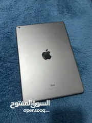  6 ايباد الجيل الثامن (8)  شبه جديد استعمال خفيف  128 g  تحديث اخر صدار جهاز مليون بالمية  متوفر توصيل