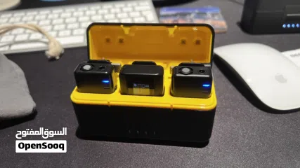  4 The brand is NEEWER and the model is CM28 Microphone