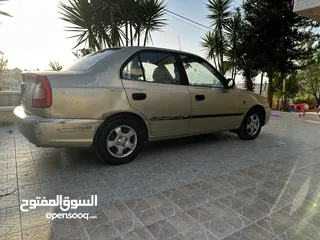  3 هيونداي فيرنا 2002 بحالة جيدة جداً، جير عادي، عداد 158 الف فقط