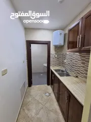 13 مكاتب للإيجار