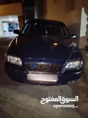  1 سياره فولفو 2001 للبيع 4 جيد بنزين