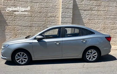  2 سيارة MG 5، لون سلڤر، فحص كامل، وارد الشركة، كفالة الشركة، بنزين اقتصادية جدا