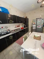  8 شقة مميزة أرقى واجمل مناطق عبدون مع حديقة بمساحة 300م