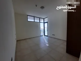  2 4BHK Villa  Good Condition  stand alone villa in west yas  Park View  فيلا 4 غرف مستقله للبيع