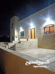 1 مزرعة 8 دونمات وبناء حجر فاخر 162 متر عمر البناء 5 سنوات