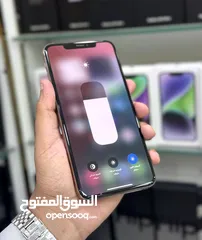  6 عرض خاص : iPhone xs max 256gb هاتف نظيف بدون اي شموخ أموره مره طيبه مع ملحقاته و ضمان بأقل سعر