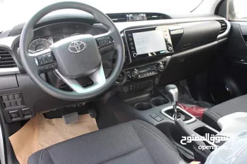  16 بيك اب Toyota Hilux 2023 لون لؤلؤي