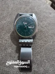  1 سيكو 5 اتوماتيك مستعمله شغالة 100%  الساعه قديمة كثير يعني انتيكه
