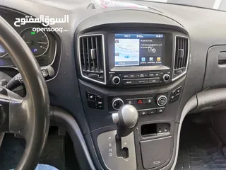  2 باص هونداي 2017 مكيف مركزي 12 راكب نقل مدرسي وموجود أيضا 2016