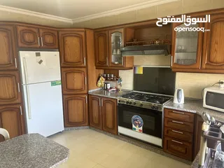  1 للبيع من المالك بسبب السفر. شقة مفروشة بالكامل. استخدام محدود