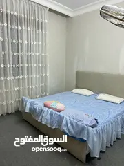  6 شقة مفروشة فاخرة للايجار تقع في الطابق الاول مع مدخل مستقل وبلكونة