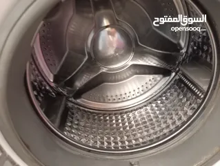 3 غساله اتوماتيك نوع سامسونج 7 كيلو فيها صدا خفيف على الجنب و قابل للتفاوض بشئ بسيط