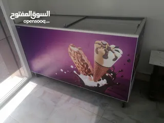  4 ثلاجة عرض وفريز