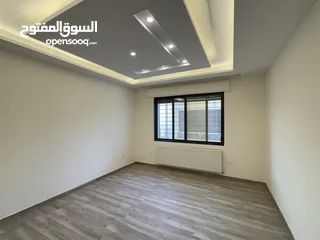  11 شقة طابق شبه ارضي مساحة 231م + حديقه 255م بتشطيبات مميزة - حي الصحابة - رجم عميش - رمضان للاسكان
