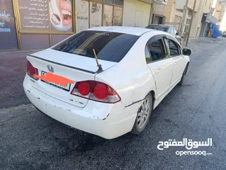  6 هوندا سيفيك للبيع كاش فقط يوجد بسيطه بالسياره البودي والميكانيكية  السياره صلاه النبي ع الشارع