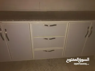  1 Kitchen Cabinet