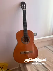  1 جيتار كلاسيك شبه جديد