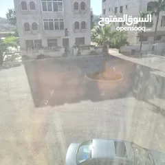  4 شقة في عمارة عائلية للبيع في إسكان الضباط مرج الحمام. شارع جانبي هادئ