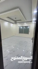  3 شقه للايجار شارع الوينك / خلف الواو ماركت ارجو التواصل واتس اب