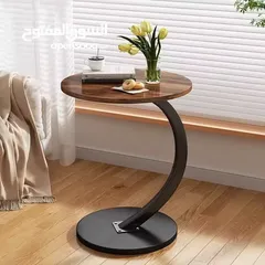  9 طاولة جانبية مستديرة على شكل حرف C: