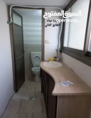  7 محل للبيع امتداد شارع السكة