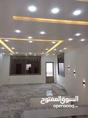  3 شقه 220 م دوبلكس مع رووف فاخره للبيع جنوب غرب دوار اللوازم لجامعه اليرموك