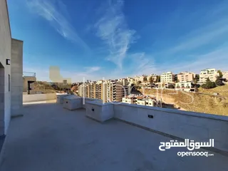  1 روف طابقي مع ترس للبيع في عبدون بمساحة اجمالية 308م