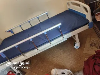  2 سرير طبي كهربائي