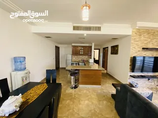  5 شقة طابق 3، 2 نوم، (1) ماستر، حمامين مفروشة بحي الرونق بإطلالة.