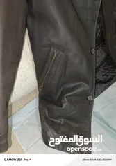  12 جاكيت جلد طبيعي ماركة ARMA ثقيل لون بني غامق مطفي مستعمل بحالة جيدة يلبس مقاس XL,L تم شراءه 400$