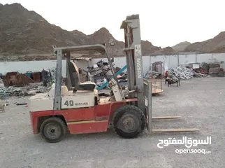  3 رافعة شوكية 4 طن للبيع Nissan forklift YF 03 A 40 UT