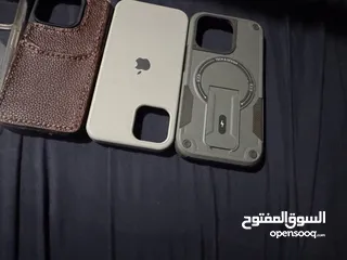  4 كفرات.  ايفون