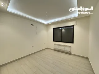  12 شقة مع روف دوبليكس باطلالة مميزة مساحة 200م وروف 120م مع 50 م ترس بخلدا (مشروع 118)