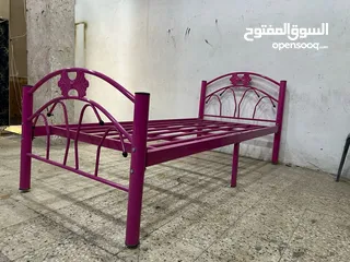  4 تخوت حديد متوفر جميع الالوان كفاله خطيه 8سنوات