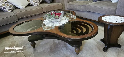  1 طاوله وسط ثقيله مع 3 طاولات صغار ثقال
