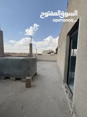  22 بيت طابقين للبيع في الحي الغربي  طابق ارضي بناء من 10الى 16 سنة  طابق اول بناء قبل 3شهور فقط