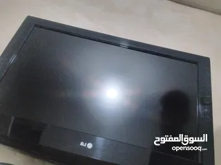  2 شاشة ال جي 32 بحالة ممتاز