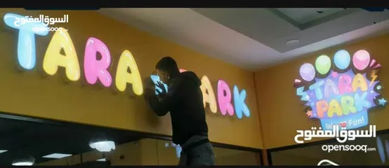  19 كوؤس واعلام وميداليات ودروع شهادات تكريم وشعارات