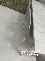  2 طاول طعام بحاله جيده جدا