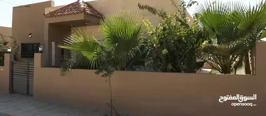 1 فيلا بالكمباوند مع مطبخ راكب بالقرب من جامعة الملك البيت