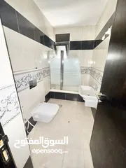  6 شقق للبيع في الريحان
