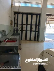  1 محل تجاري للبيع في مدينة حلحول على الشارع الرئيسي