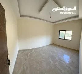 3 فرصة شقة طابق ثالث بسعر مغري