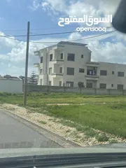  3 ارض للبيع منجا قرب الكنج اكاديمي  700 م من المالك مباشرة .