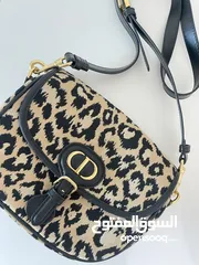  1 شنطة جديدة للبيع سعرها قابل للتفاوض