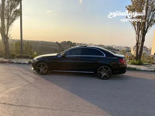  2 مرسيدس C200 بحالة ممتازة - استعمال قليل