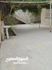  6 شقة فارغة - الرابية - 4نوم - 225م - حديقة - قرب الخدمات العامة - موقع هادئ ومميز